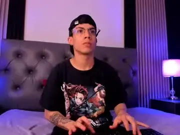 Chaturbate Sex Cam of aaron_1806