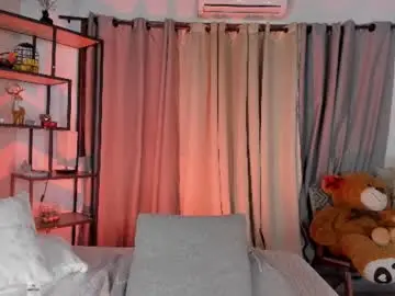 Chaturbate Live Sex Cam of amber_maxwell