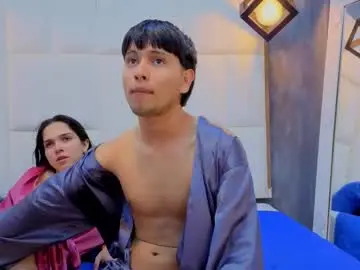 Chaturbate Live Sex Cam of isaa_and_calvin
