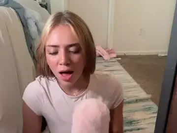 Chaturbate Watch Live Sex Cams of honeyyy95
