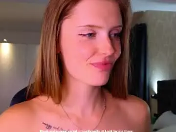 Chaturbate Live Sex Cam of lovelly_molly