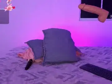 Chaturbate Live Sex Cam of lucie_petite