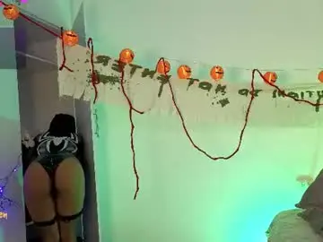 Chaturbate Live Sex Cam of lucie_petite