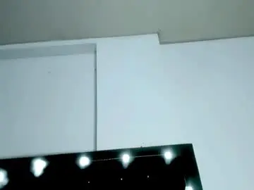 Chaturbate Live Sex Cam of violetadumsper