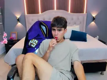 Chaturbate Live Sex Cam of tommy18__