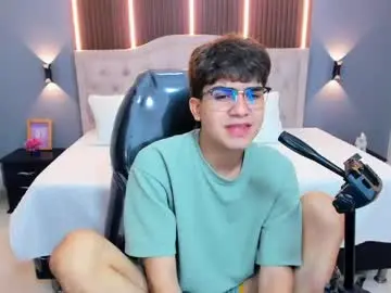 Chaturbate Sex Cam of tommy18__