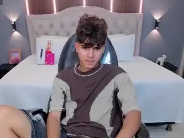 Chaturbate Live Sex Cam of tommy18__