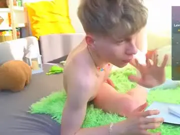 Chaturbate Adult Video Chat of landel_boy