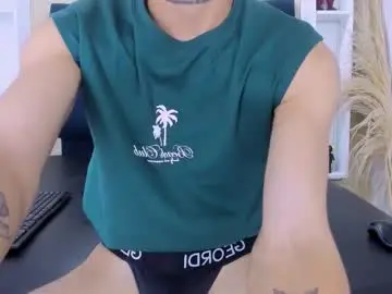 Chaturbate Nude Webcam of alex_vanz