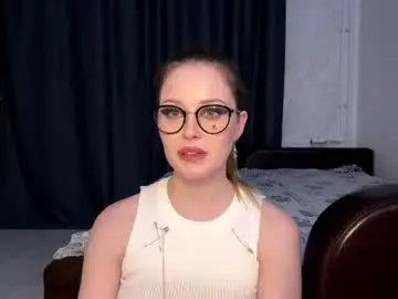 Chaturbate Live Sex Cam of helen__eve
