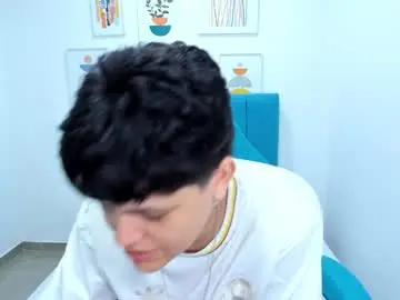 Chaturbate Live Sex Cam of _ian_sweet