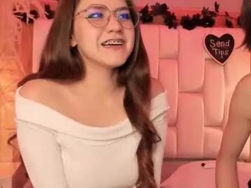 Chaturbate Free Live Porn of daphne_and_roger