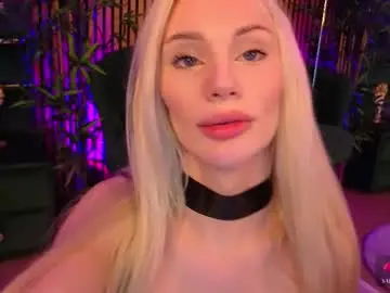 Chaturbate Live Sex Cam of barbiekara