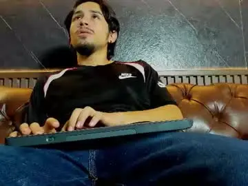 Chaturbate Nude Webcam of latinshort
