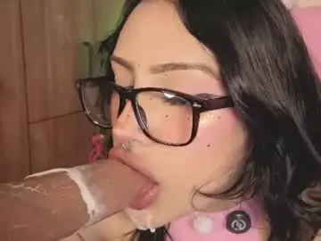 Chaturbate Free Porn Cam of ashlynnlowe_