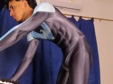 Chaturbate Watch Live Sex Cams of kriss_edwards