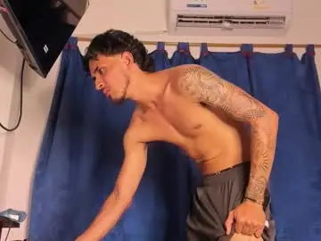 Chaturbate Sex Cam of kriss_edwards