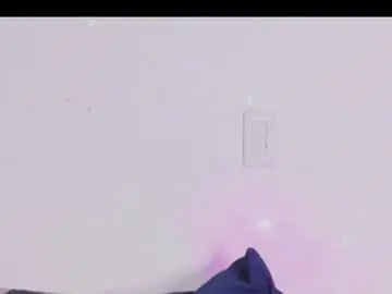 Chaturbate Nude Webcam of lauuuuuu_9