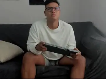 Chaturbate Live Porn of darren_lemus