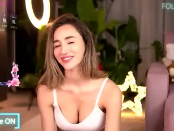 Chaturbate Live Porn of emilyraymont