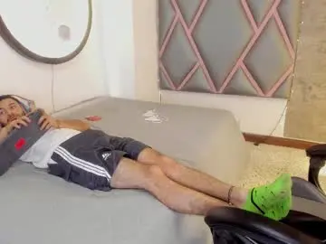 Chaturbate Live Sex Cam of wolf_kitty0