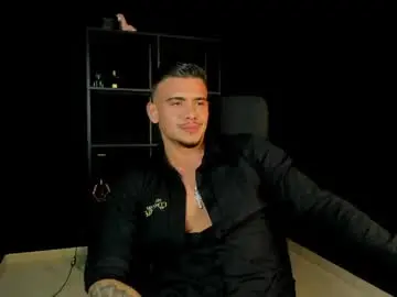 Chaturbate Live Sex Cam of elijahthorne