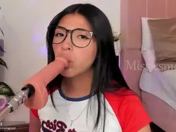 Chaturbate Live Sex Cam of missesmeralda