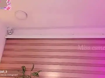 Chaturbate Live Sex Cam of missesmeralda