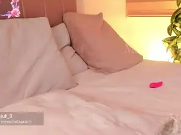 Chaturbate Best live sex cam show of missesmeralda