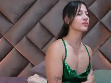 Chaturbate Live Sex Cam of sophia_loreenn