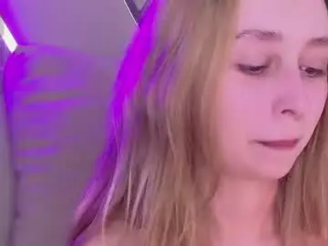 Chaturbate Live Sex Cam of sweatee_fluff