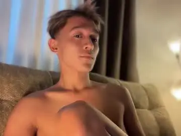 Chaturbate Live Sex Cam of yummyjustine07