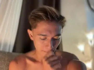 Chaturbate Watch Live Sex Cams of yummyjustine07