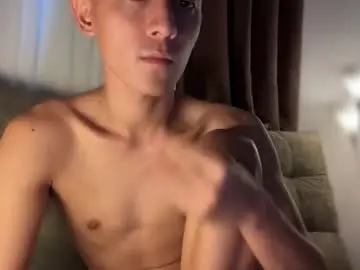 Chaturbate Live Sex Cam of yummyjustine07