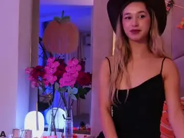 Chaturbate Best live sex cam show of maevedream