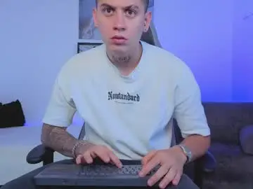 Chaturbate Watch Live Sex Cams of yeiko_romero_