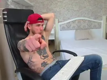 Chaturbate Sex Cam of jonahshaw