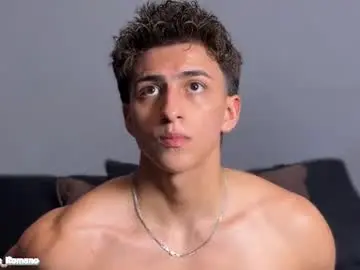 Chaturbate Live Sex Cam of salvatore_romanoo