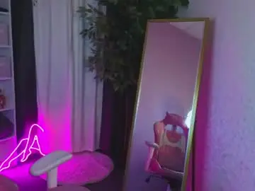 Chaturbate Nude Webcam of luna__m00n