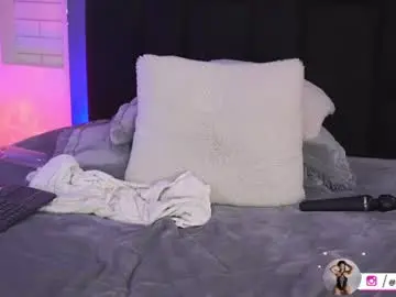 Chaturbate Sex Cam of mariana_monroe04