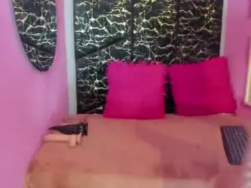 Chaturbate Live Sex Cam of alahiaevanss