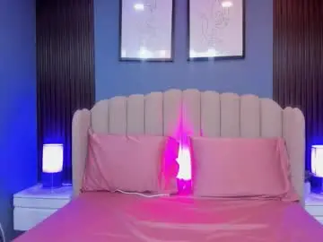 Chaturbate Live Sex Cam of miia_cute18