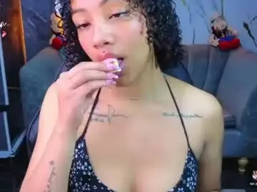 Chaturbate Live Sex Cam of violeth_b