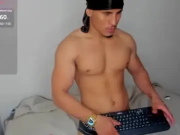 Chaturbate Live Porn of alan_newton1