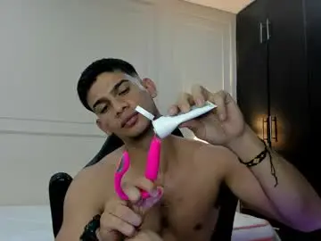 Chaturbate Nude Webcam of andres_stud
