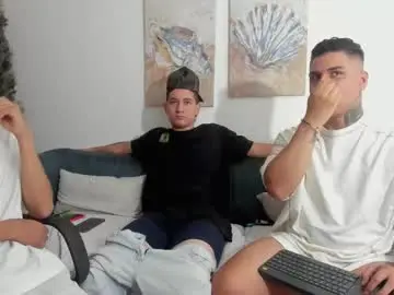 Chaturbate Live Sex Cam of straight__friends