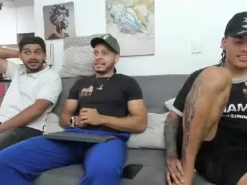 Chaturbate Live Sex Cam of straight__friends
