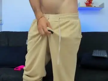 Chaturbate Best live sex cam show of straight__friends