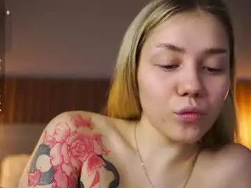 Chaturbate Live Sex Cam of cinacandy