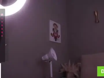 Chaturbate Live Sex Cam of cinacandy